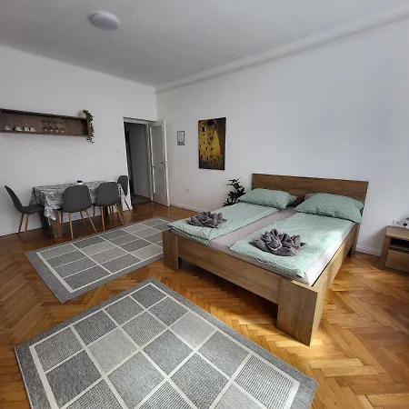 Downtown Studio Apartman Pecs Exterior photo