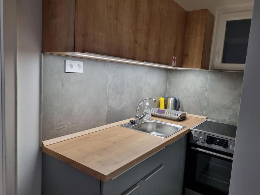 Downtown Apartamento Pécs