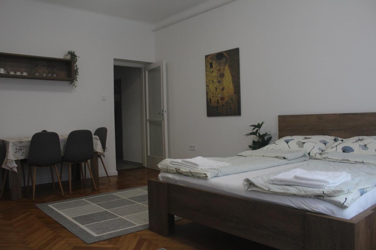 Downtown Apartment Pecs